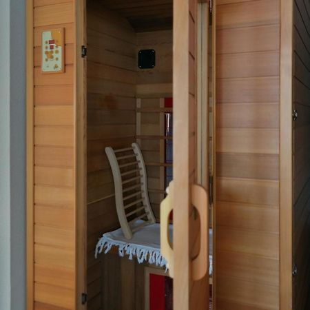 6 Pers. Waterfront Home Seeblick, Equipped Stilt House On The Water Anjum 외부 사진