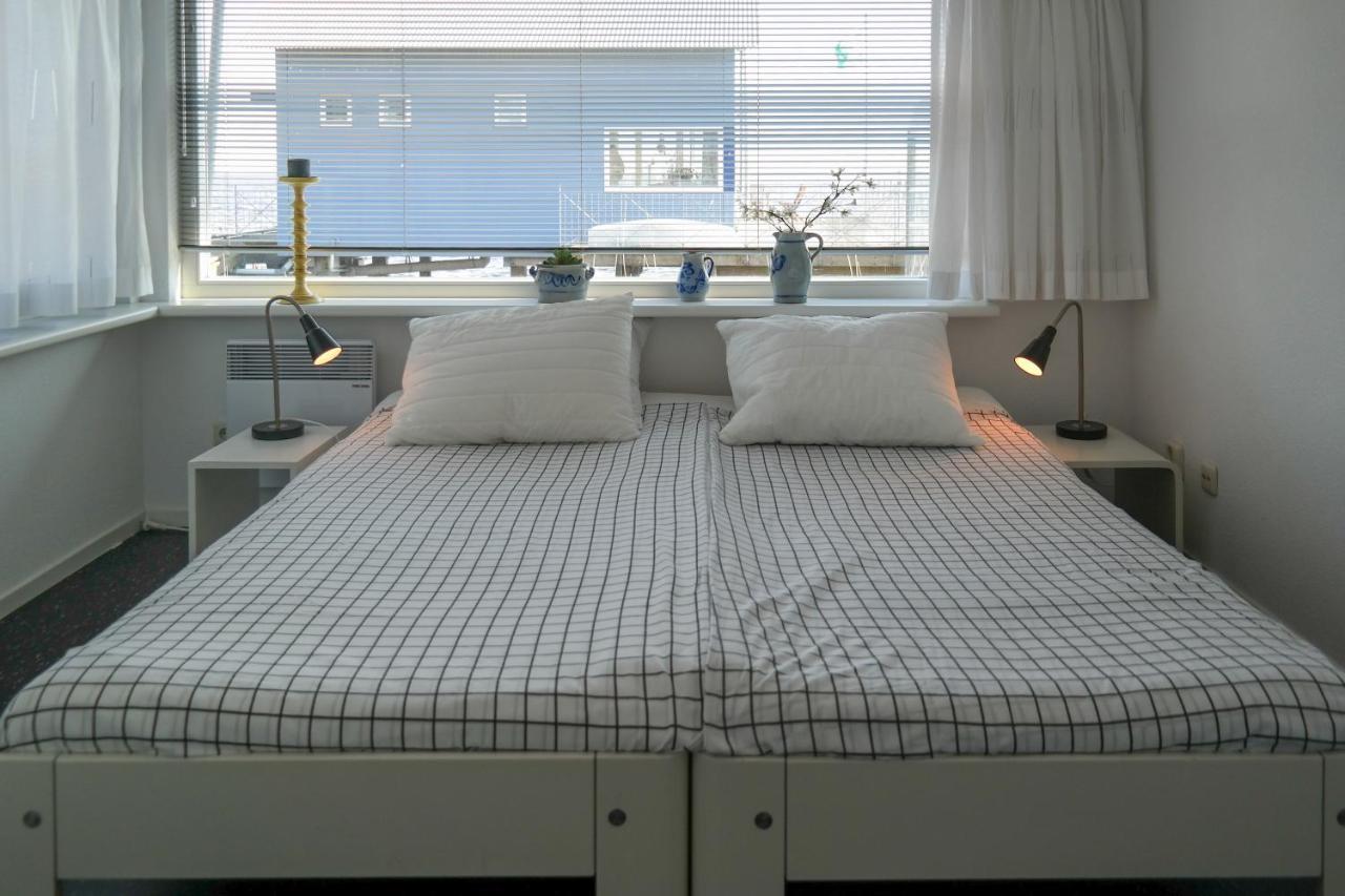 6 Pers. Waterfront Home Seeblick, Equipped Stilt House On The Water Anjum 외부 사진