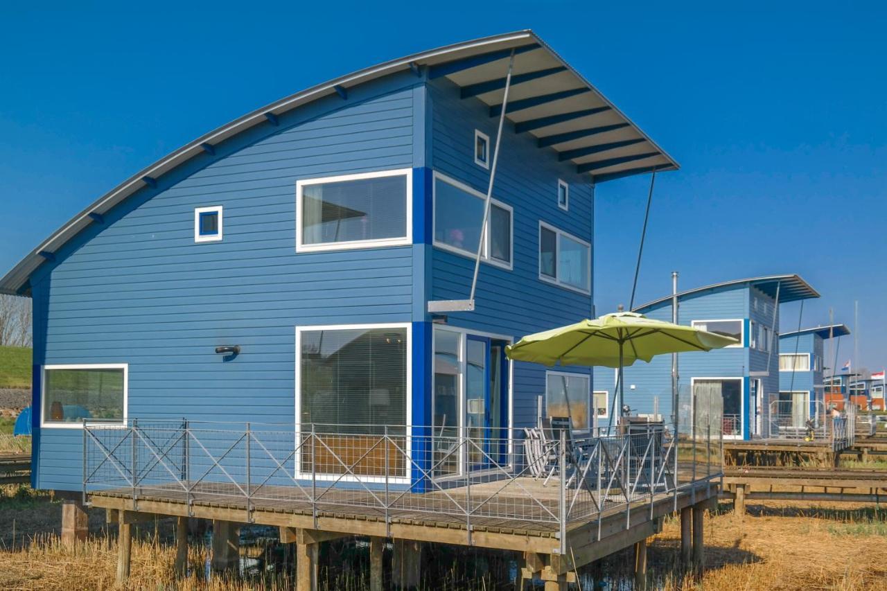 6 Pers. Waterfront Home Seeblick, Equipped Stilt House On The Water Anjum 외부 사진