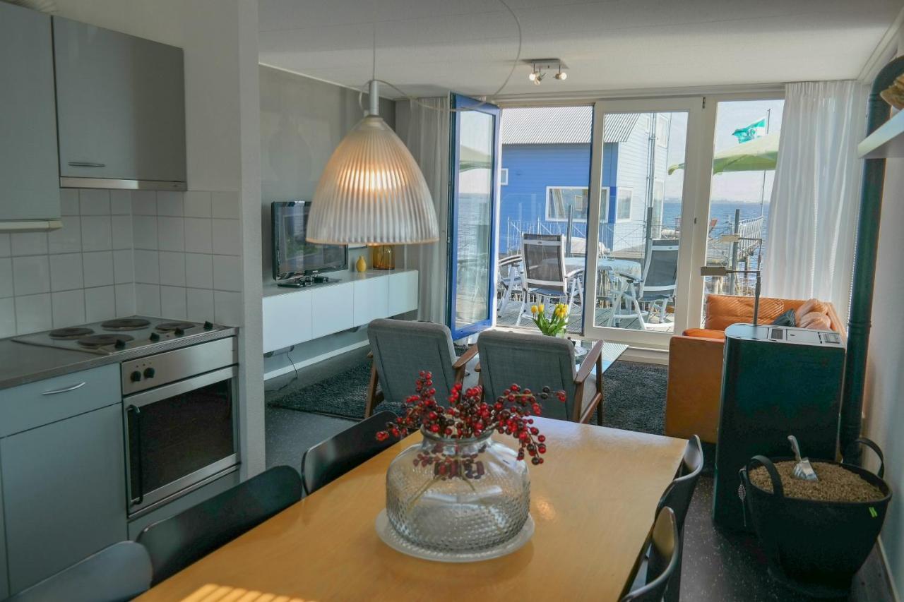 6 Pers. Waterfront Home Seeblick, Equipped Stilt House On The Water Anjum 외부 사진