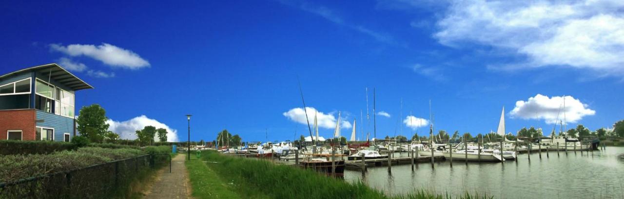 6 Pers. Waterfront Home Seeblick, Equipped Stilt House On The Water Anjum 외부 사진